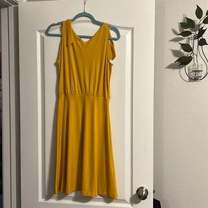 Yellow spring dress 💛